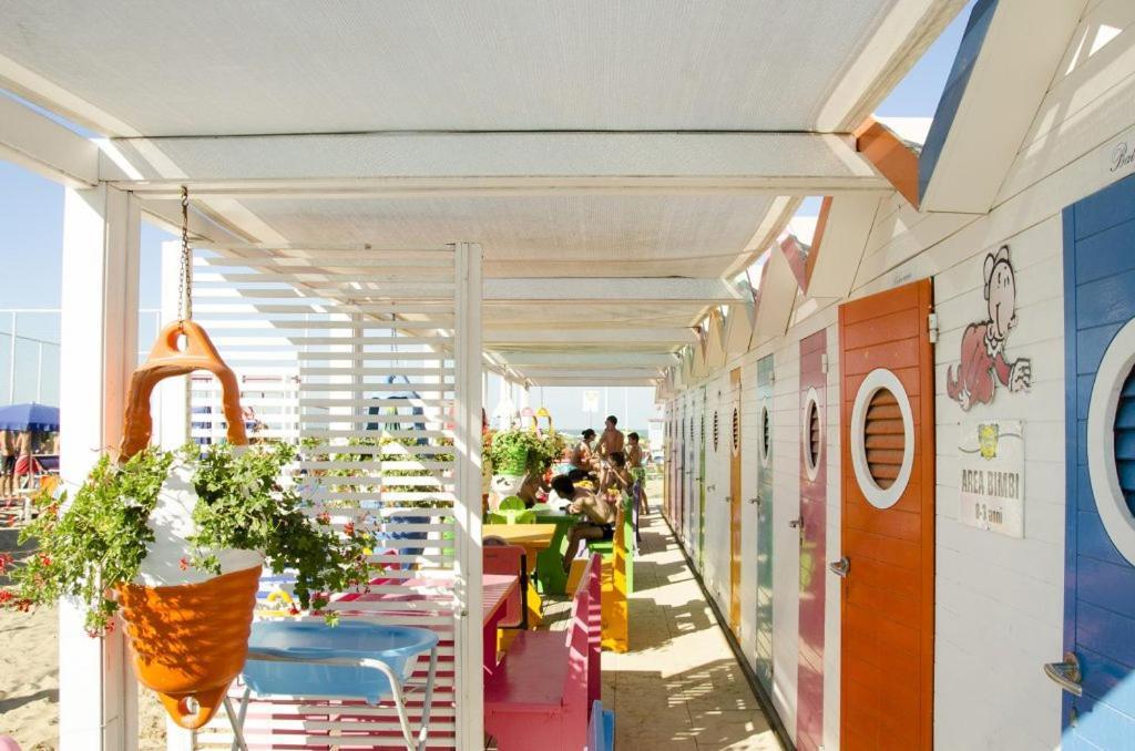 Riccione Beach Hotel Exterior foto