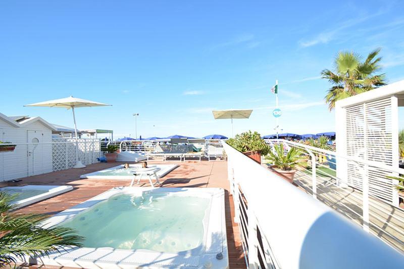 Riccione Beach Hotel Exterior foto