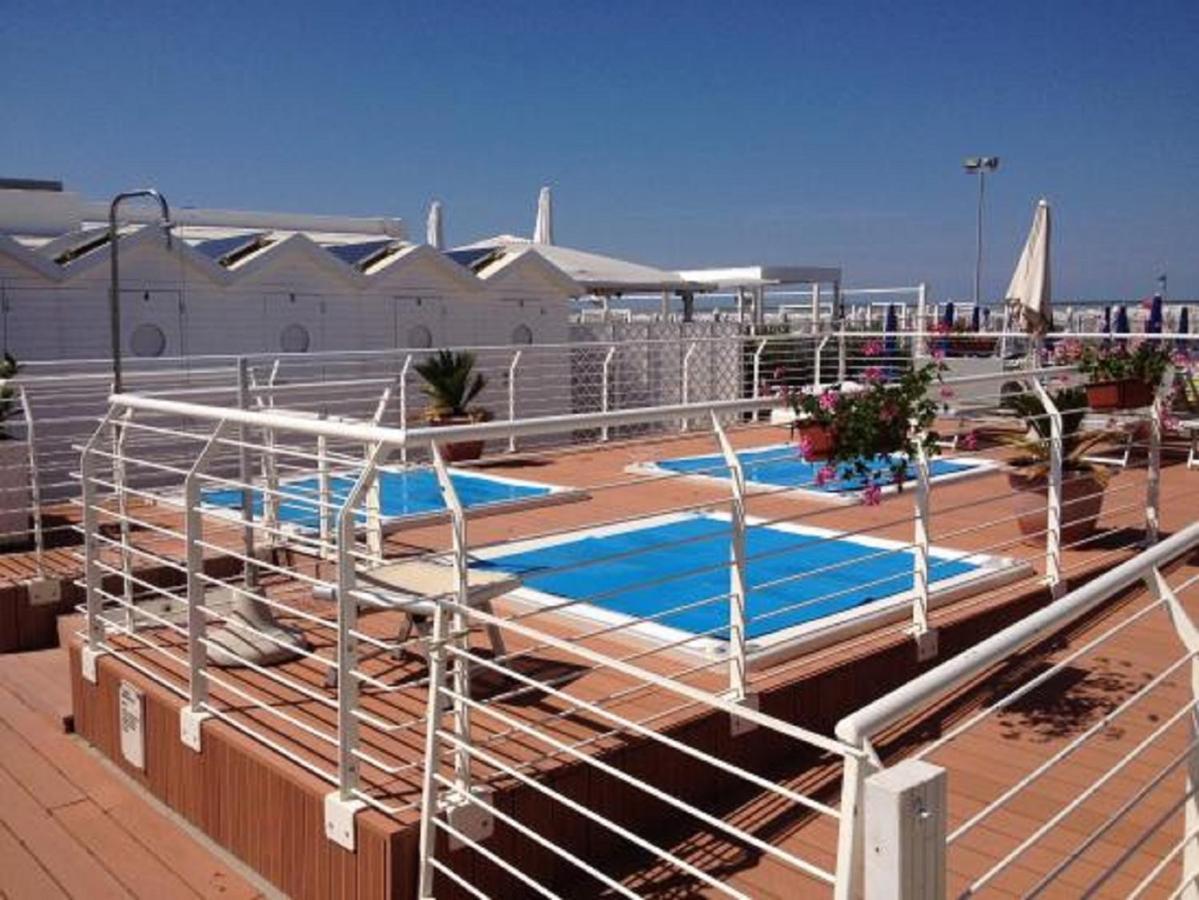 Riccione Beach Hotel Exterior foto
