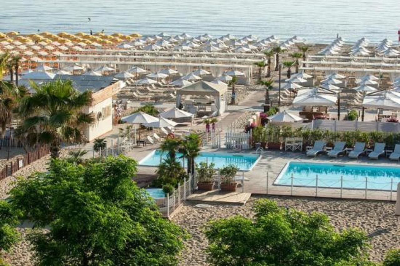 Riccione Beach Hotel Exterior foto