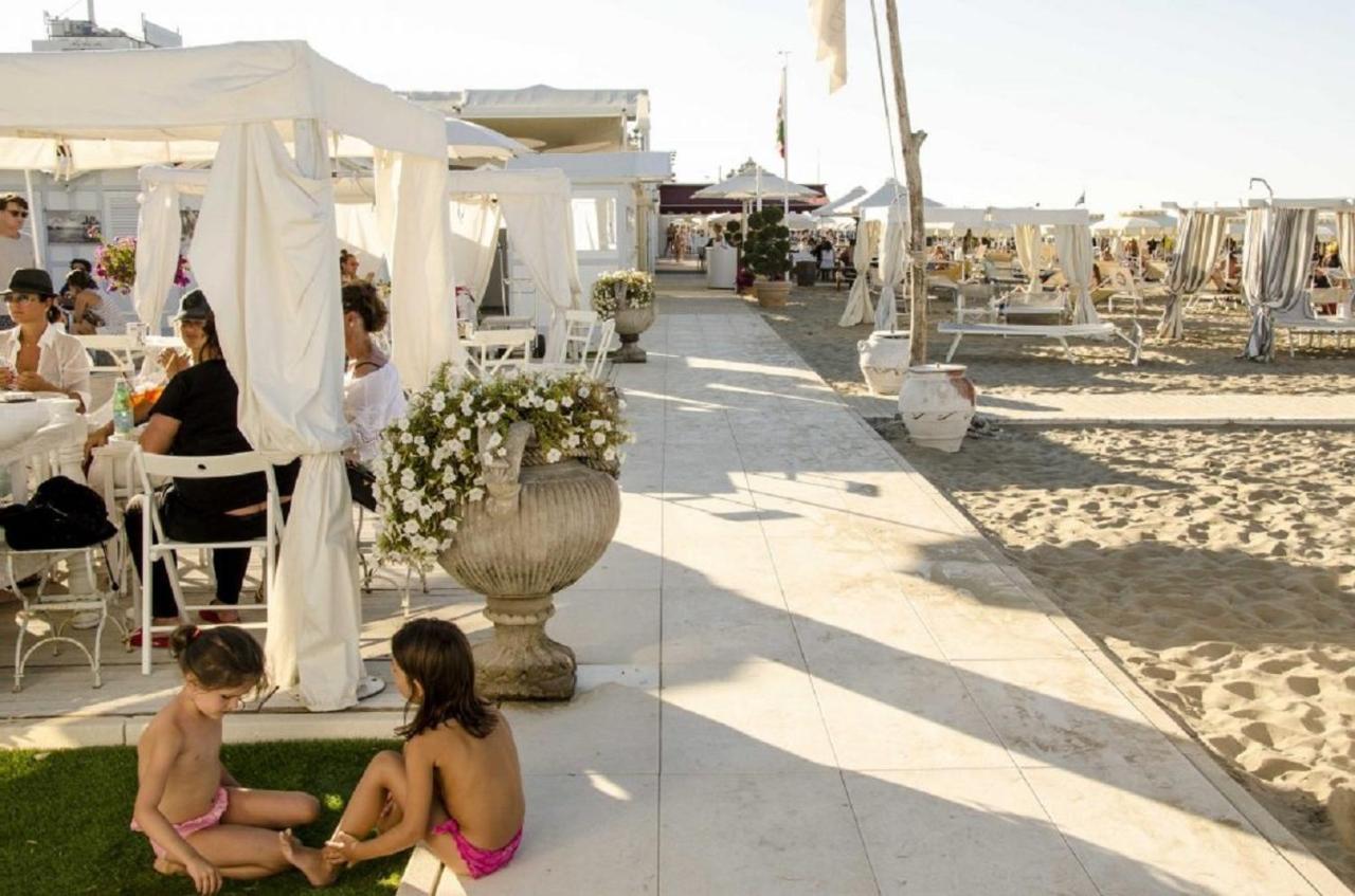 Riccione Beach Hotel Exterior foto